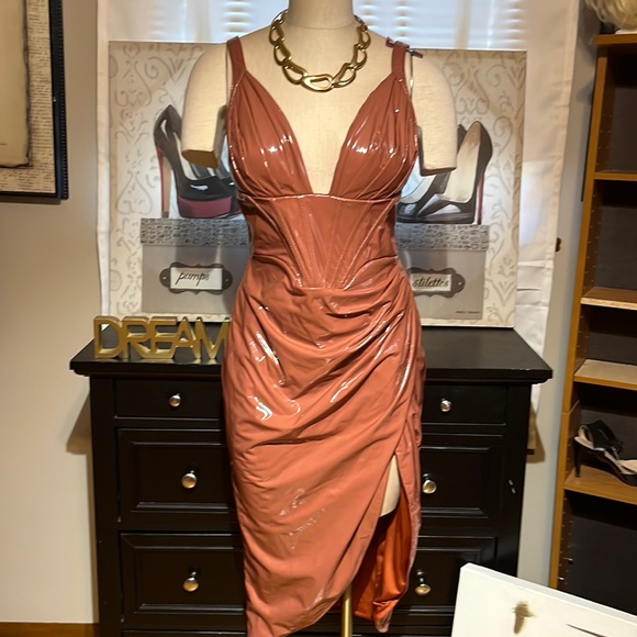 Fashion Nova latex dress - Picture 2 of 4